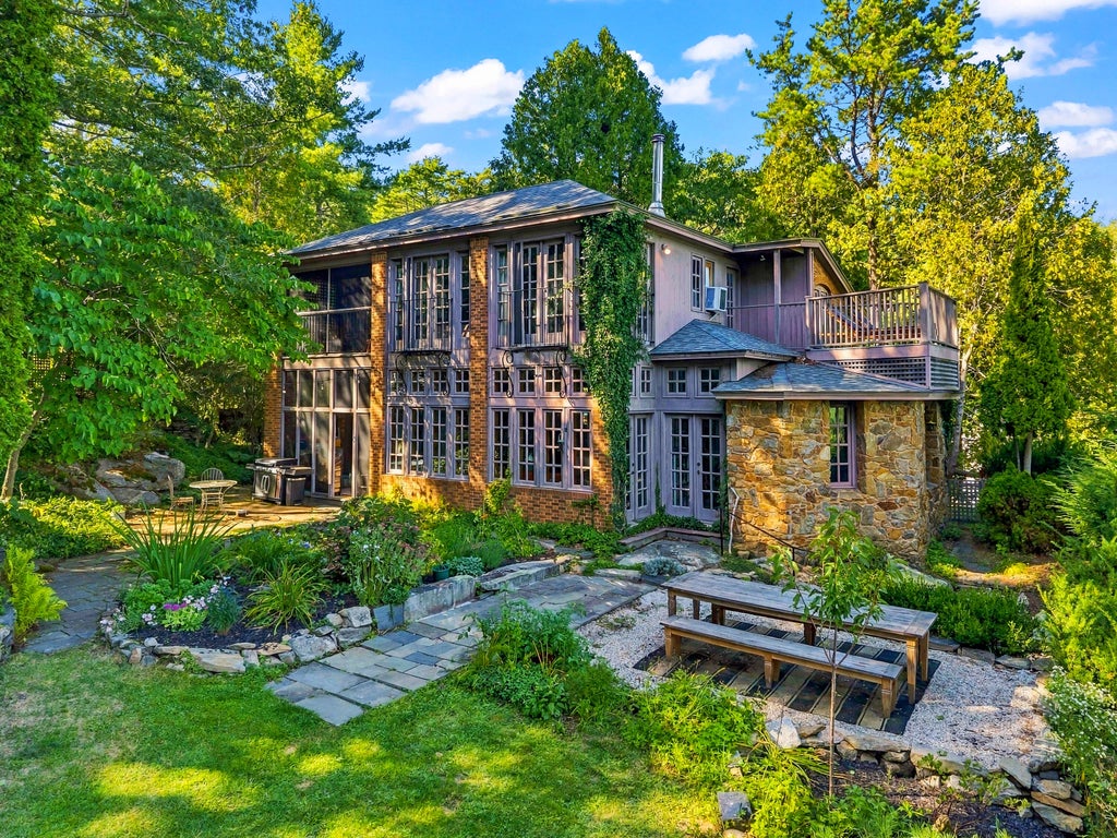 Photo of 40 Robinson Street, Bath, ME 04530 (MLS # 1680596)