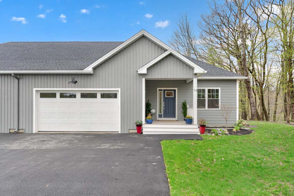 Photo of 7 River Oaks Way #2, Falmouth, ME 04105 (MLS # 1661803)
