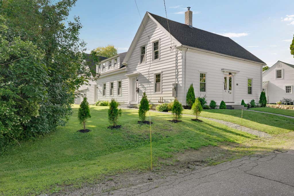 Photo of 17 Green Street, Thomaston, ME 04861 (MLS # 1667609)