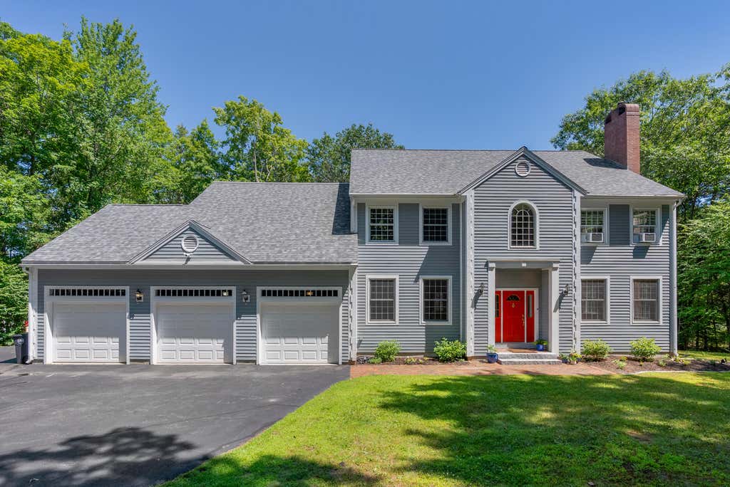 Photo of 148 Hunter Way, Falmouth, ME 04105 (MLS # 1676140)