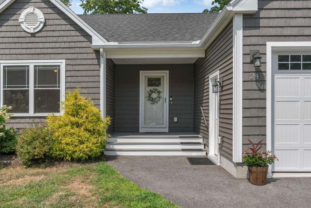 Photo of 24 Kapok Street, Old Orchard Beach, ME 04064 (MLS # 1676081)