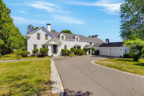 Photo of 227 Foreside Road, Cumberland, ME 04110 (MLS # 1676490)