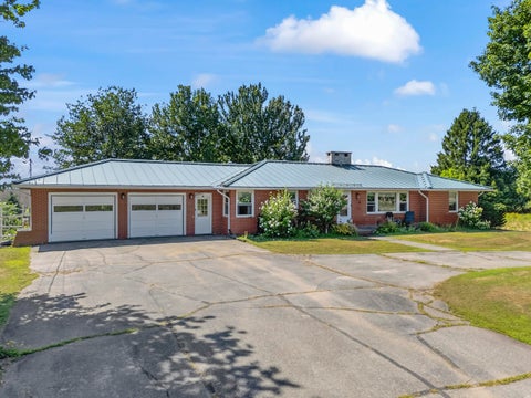 Photo of 517 North Main Street, Pittsfield, ME 04967 (MLS # 1677145)
