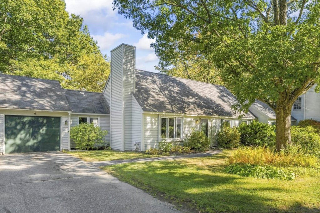 Photo of 6 Willow Grove Road #6, Brunswick, ME 04011 (MLS # 1682617)