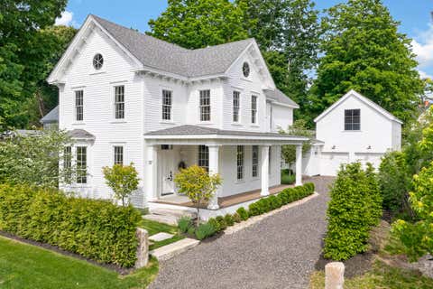 Photo of 37 South Street, Yarmouth, ME 04096 (MLS # 1657339)