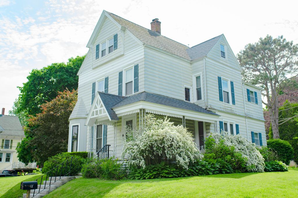 Photo of 12 Lincoln Street, Rockland, ME 04841 (MLS # 1664745)