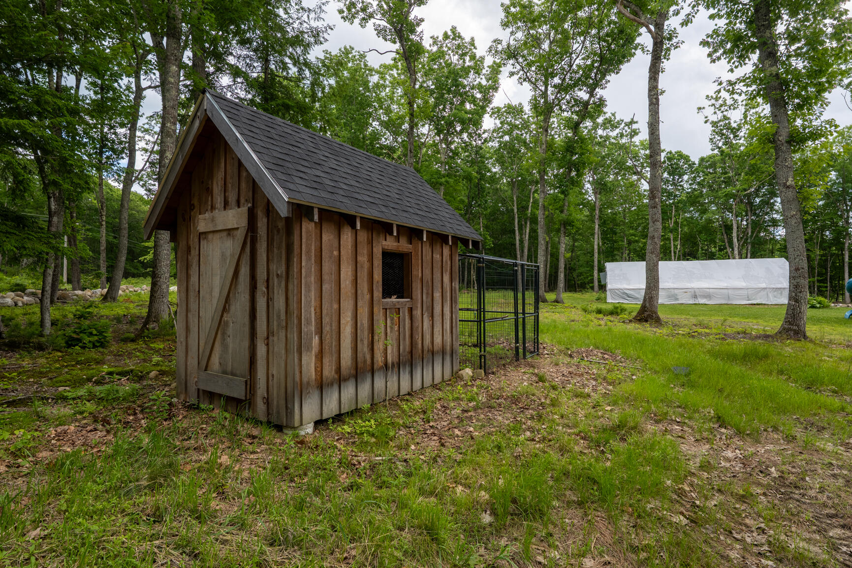 Built in 2020, this residence is a true custom masterpiece. Constructe – image 51