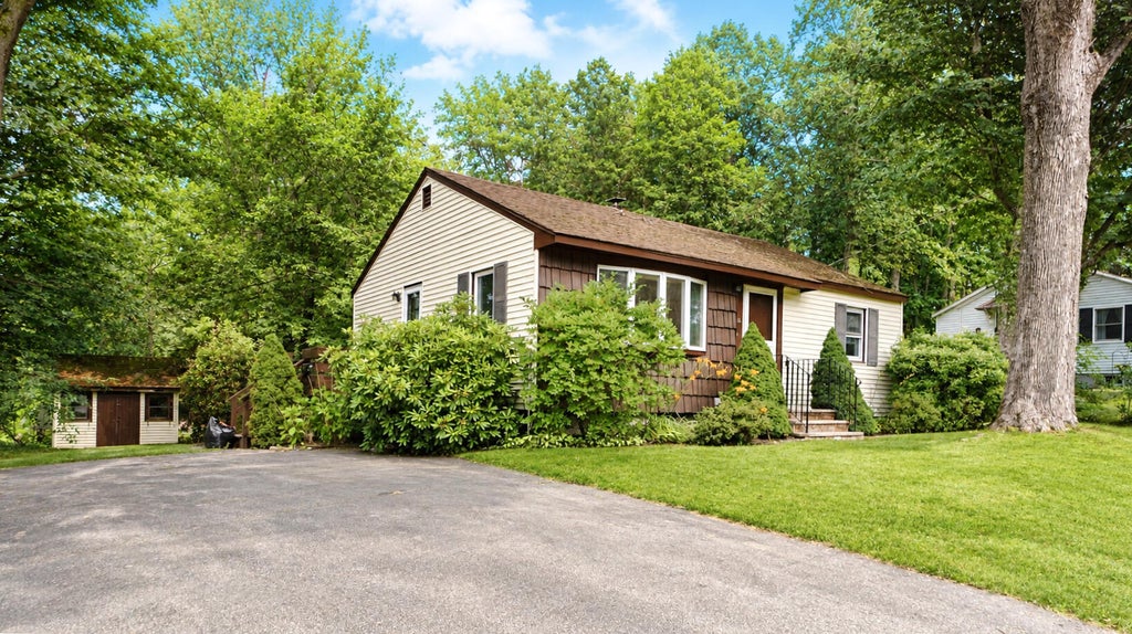 Photo of 35 Newell Road, Yarmouth, ME 04096 (MLS # 1672735)