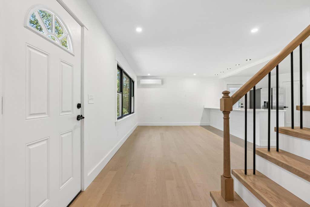 Photo of 30 Mallett Drive, Topsham, ME 04086 (MLS # 1675088)
