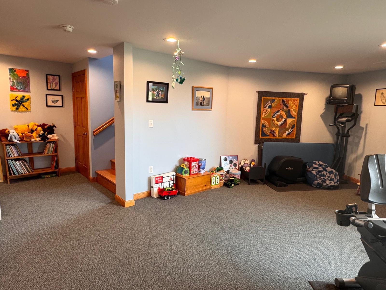 Presque Isle, Maine, 04769, United States, 5 Bedrooms Bedrooms, ,4 BathroomsBathrooms,Residential,Active,2041567