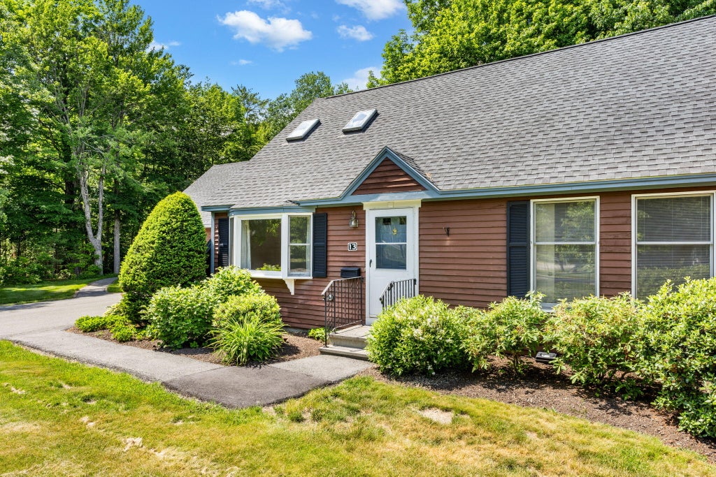 Photo of 13 Cortland Circle #13, Bangor, ME 04401 (MLS # 1667985)