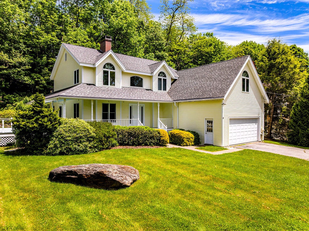 Photo of 8 N Lewis Avenue, Camden, ME 04843 (MLS # 1667091)