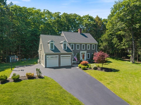 Photo of 6 Thurston Lane, Falmouth, ME 04105 (MLS # 1668015)