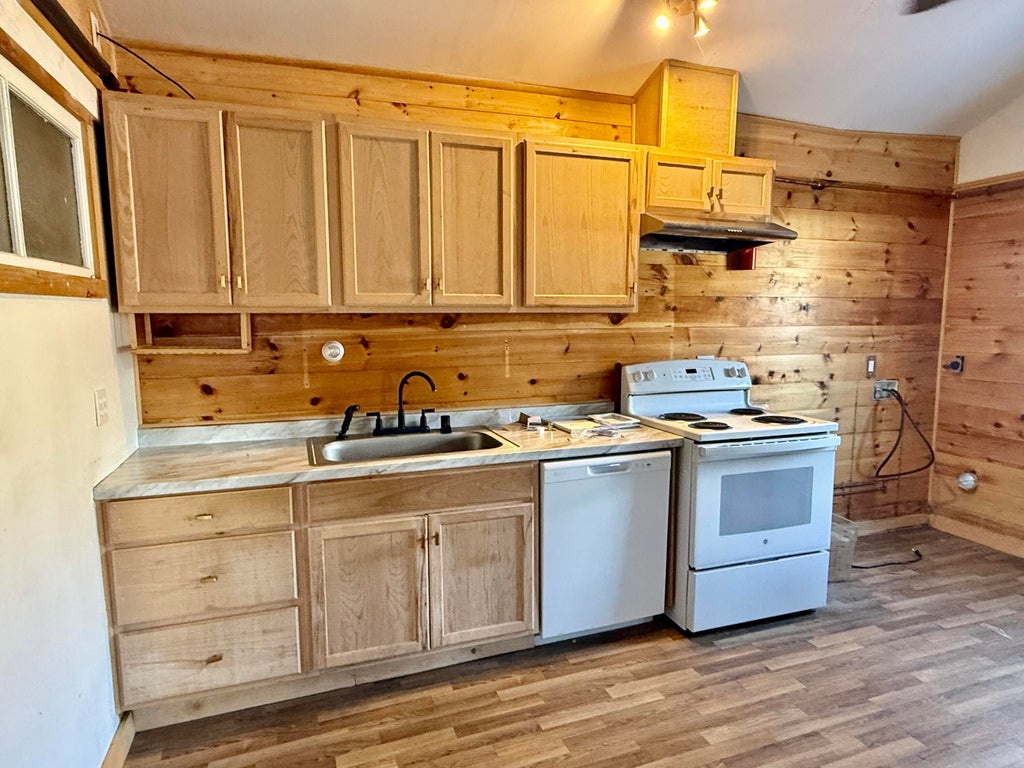 Photo of 54 W Main Street, Vinalhaven, ME 04863 (MLS # 1651343)