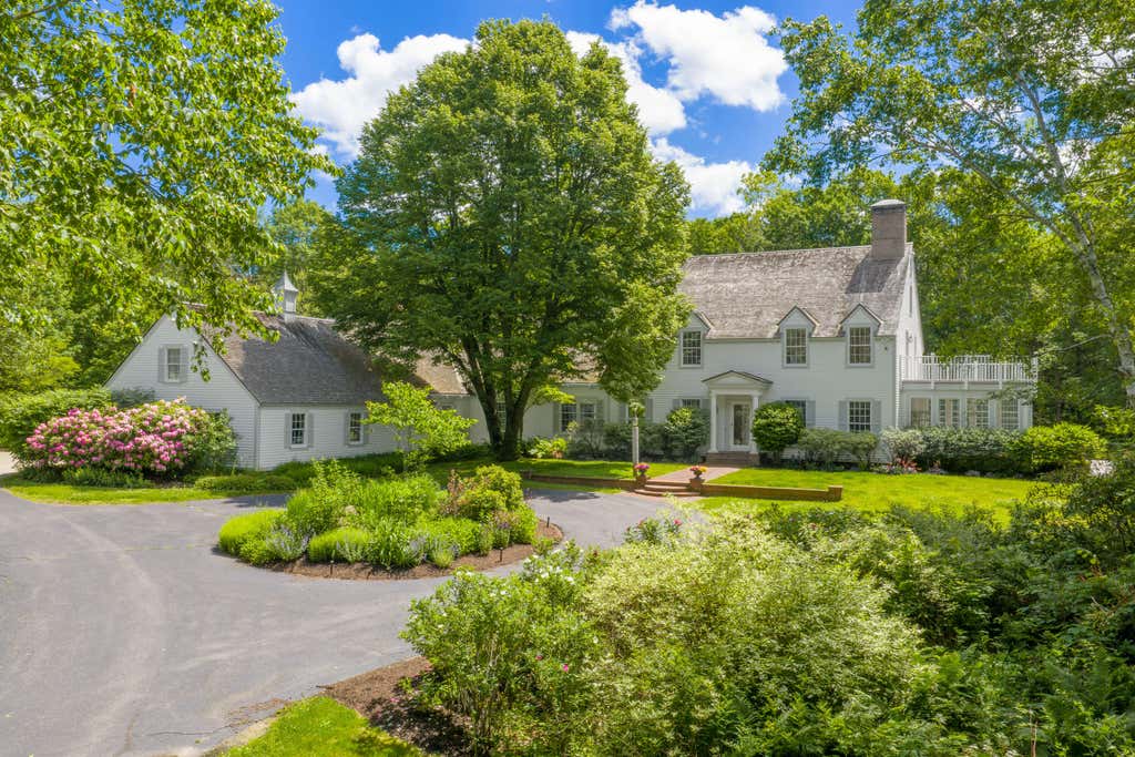 Photo of 3 Canter Lane, Cape Elizabeth, ME 04107 (MLS # 1670071)