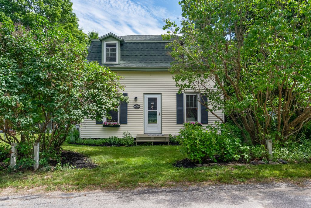 Photo of 28 Beach Avenue, Long Island, ME 04050 (MLS # 1668612)