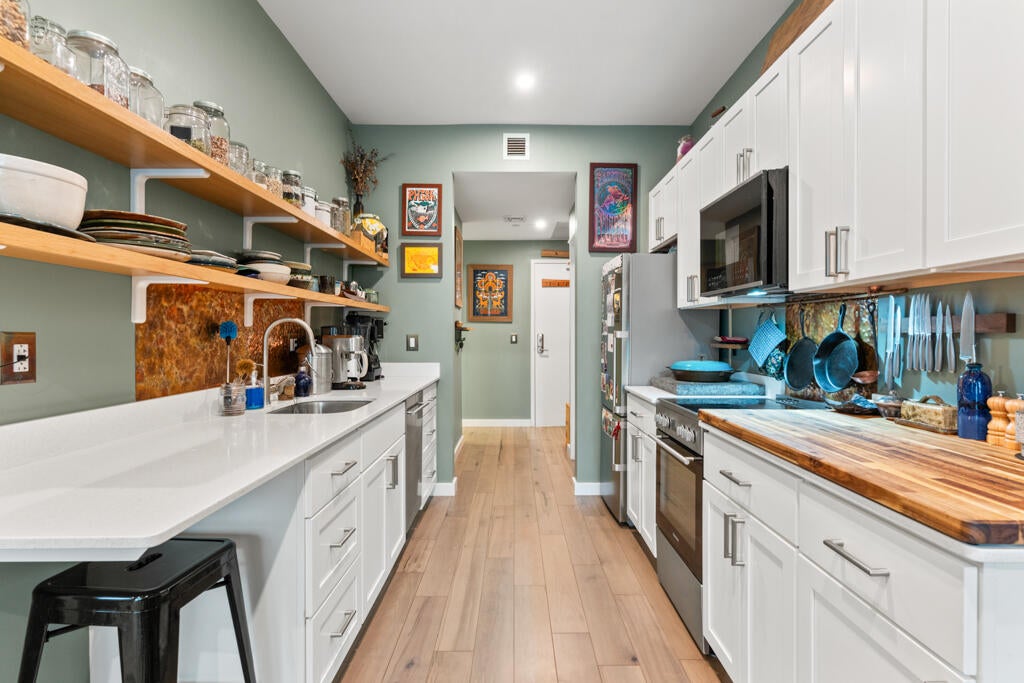 Photo of 104 Grant Street #204, Portland, ME 04101 (MLS # 1674974)