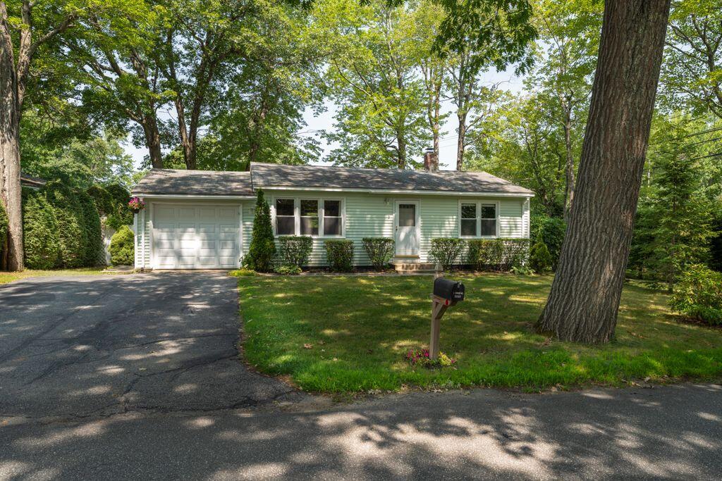 Photo of 2 Forest Drive, Topsham, ME 04086 (MLS # 1675650)