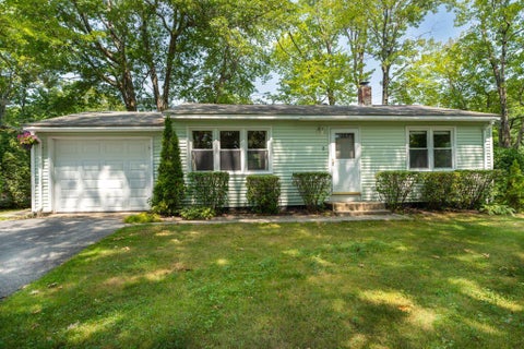 Photo of 2 Forest Drive, Topsham, ME 04086 (MLS # 1675650)