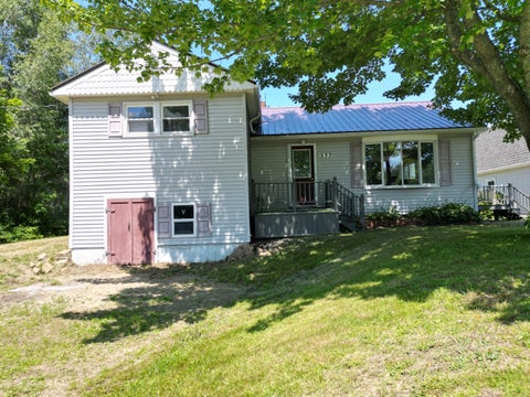 Photo of 533 W Broadway, Lincoln, ME 04457 (MLS # 1670101)
