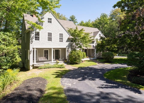 Photo of 2 Rock Crest Drive, Cape Elizabeth, ME 04107 (MLS # 1680511)