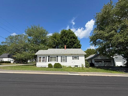 2 BROADWAY ST, BAILEYVILLE, ME 04694 - Image ff0a841b74b1daacf70536bce2182c8b/2385773152