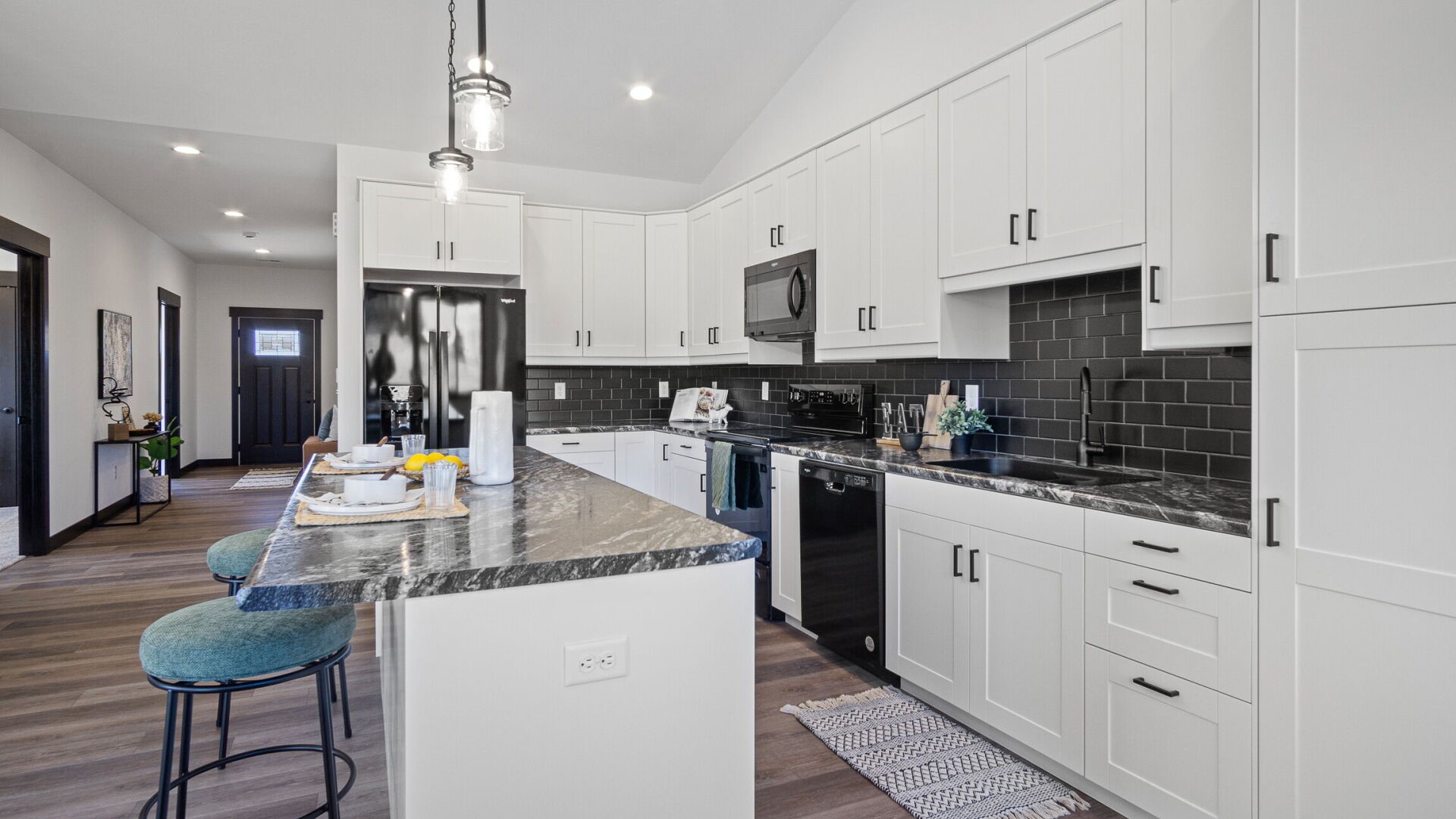 3327 Sunflower Lane