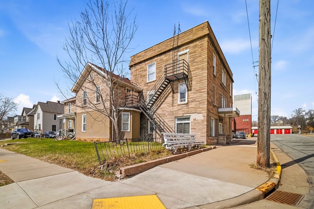 Photo of 678 Wisconsin Street, Eau Claire, WI 54703 (MLS # 1599775)