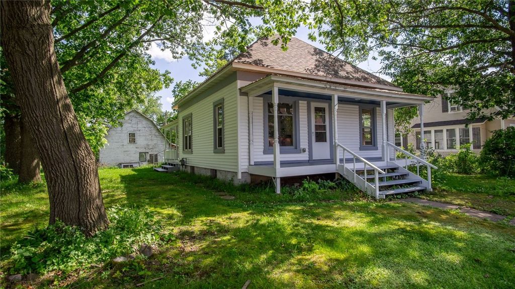 Photo of 618 E Worden Avenue, Ladysmith, WI 54848 (MLS # 1597767)