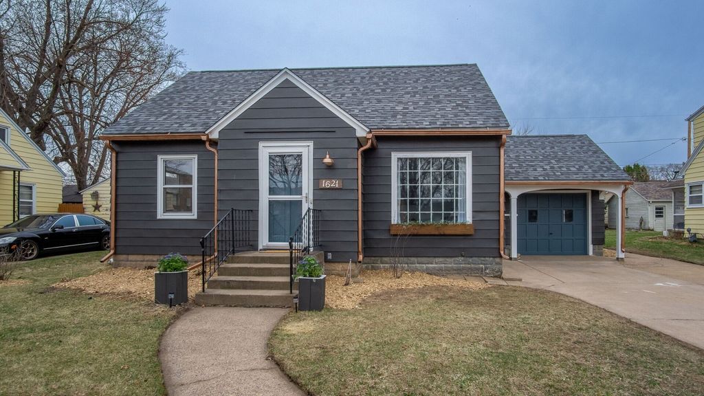 Photo of 1621 Highland Avenue, Eau Claire, WI 54701 (MLS # 1599824)