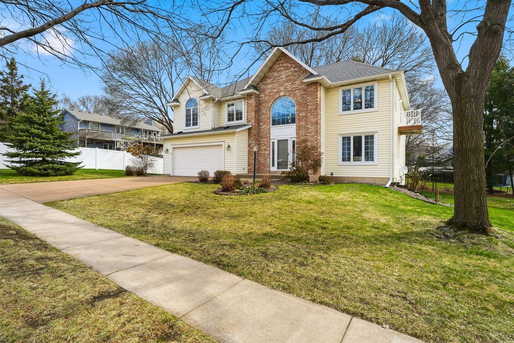 Photo of 1011 Thompson Drive, Altoona, WI 54720 (MLS # 1599948)