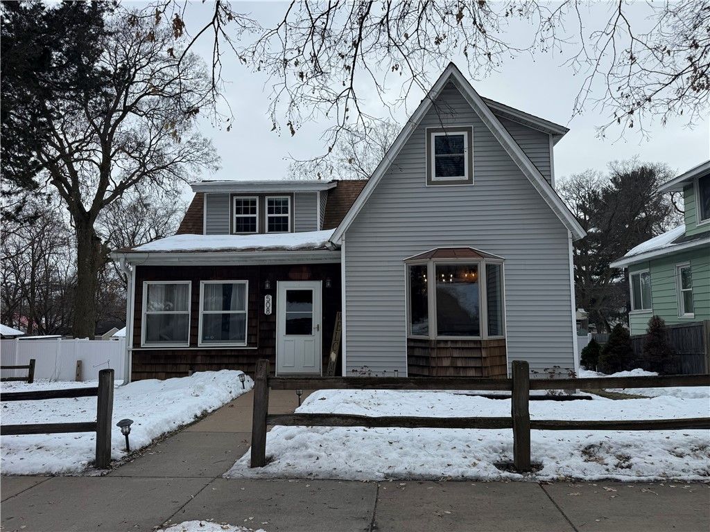 Photo of 508 Mcdonough Street, Eau Claire, WI 54703 (MLS # 1597922)