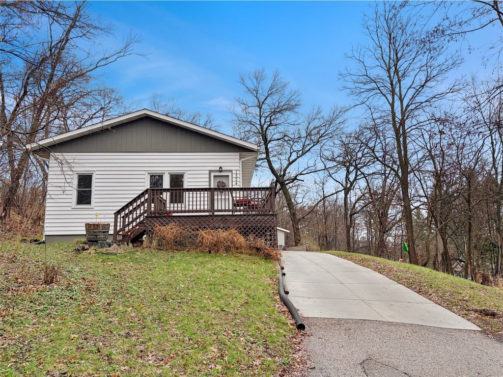 Photo of 1524 Quarry Street, Eau Claire, WI 54703 (MLS # 1599971)