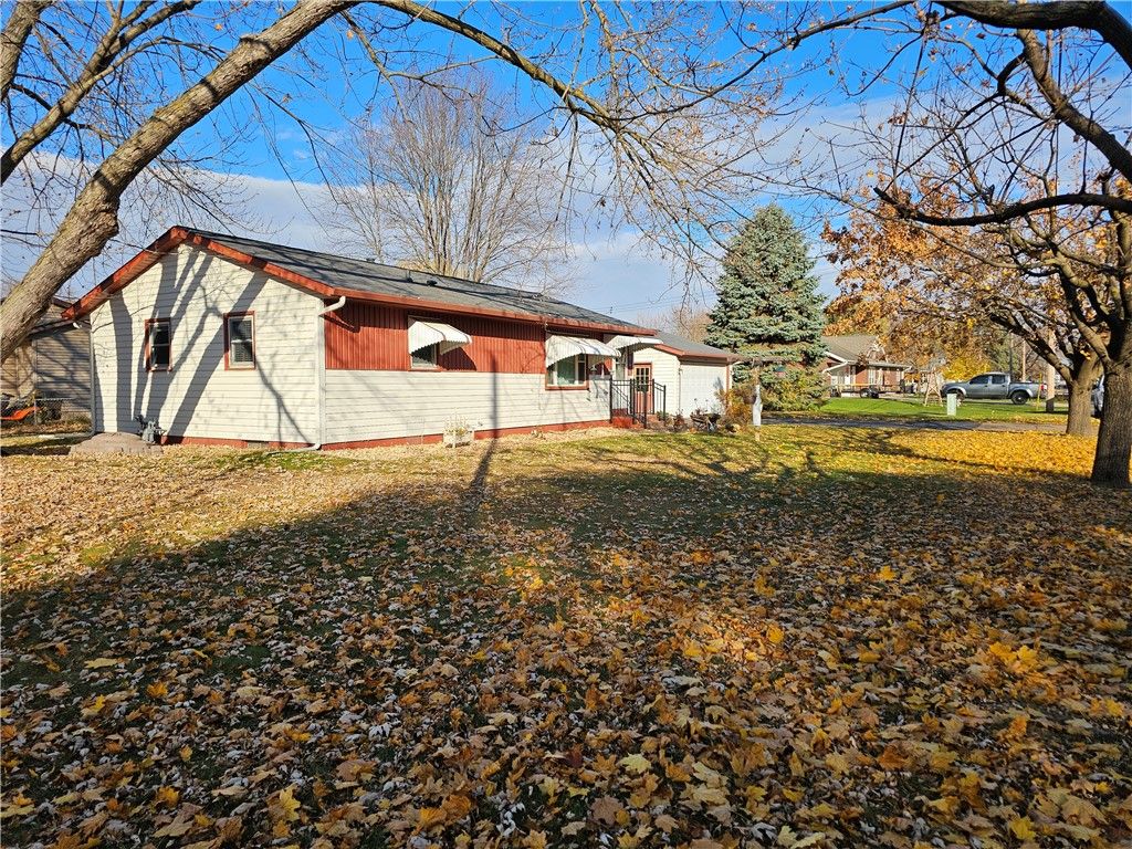 Photo of 3904 Lark Ave Avenue, Eau Claire, WI 54703 (MLS # 1596975)