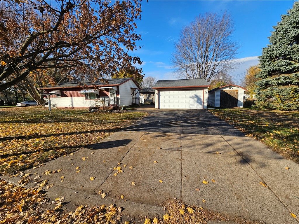 Photo of 3904 Lark Ave Avenue, Eau Claire, WI 54703 (MLS # 1596975)