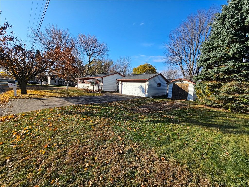 Photo of 3904 Lark Ave Avenue, Eau Claire, WI 54703 (MLS # 1596975)