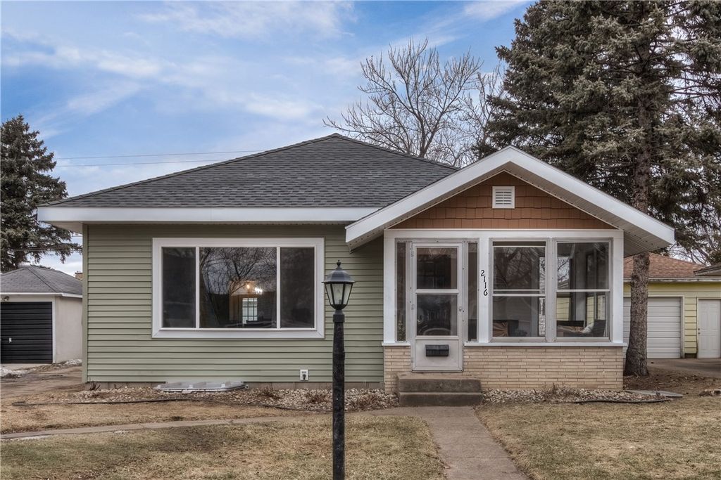 Photo of 2116 Laurel Avenue, Eau Claire, WI 54701 (MLS # 1598527)