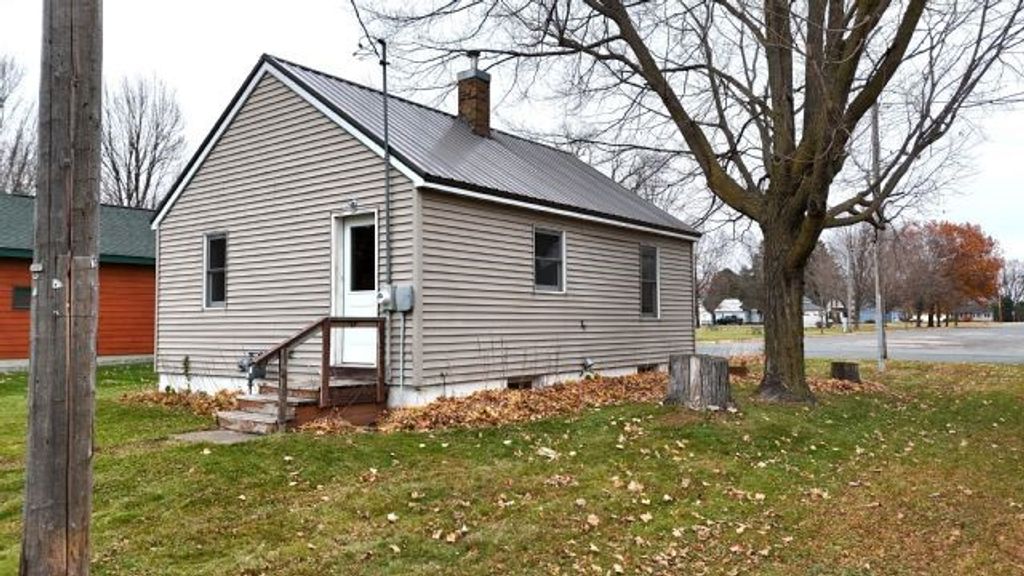 Photo of 515 S 5th Street, Luck, WI 54853 (MLS # 1596994)