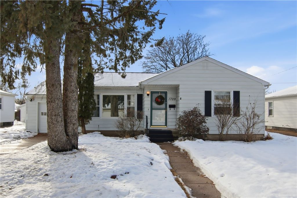 Photo of 1709 Hopkins Avenue, Eau Claire, WI 54701 (MLS # 1597872)