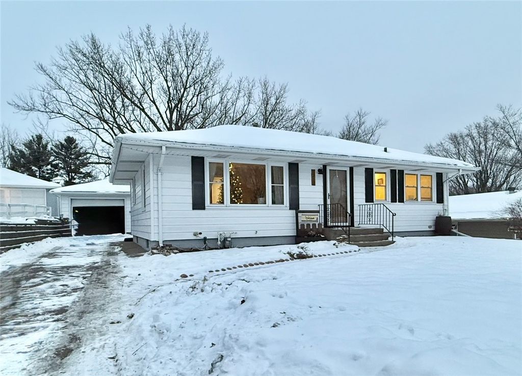 Photo of 1212 Folsom Street, Eau Claire, WI 54703 (MLS # 1597431)