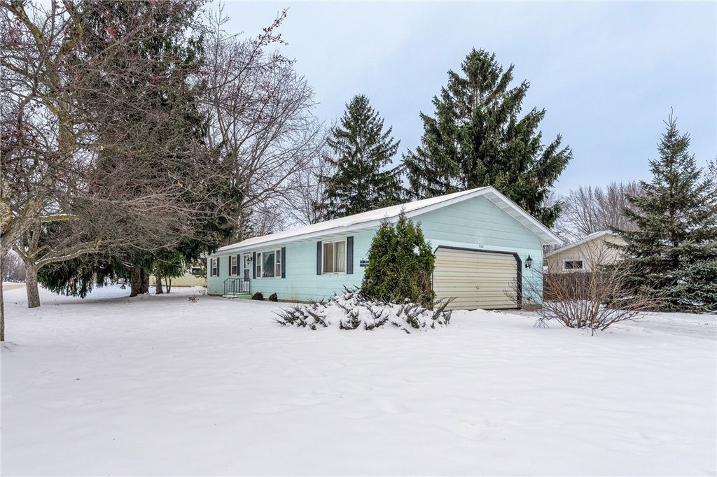 Photo of 738 Lynn Street, Chippewa Falls, WI 54729 (MLS # 1597447)