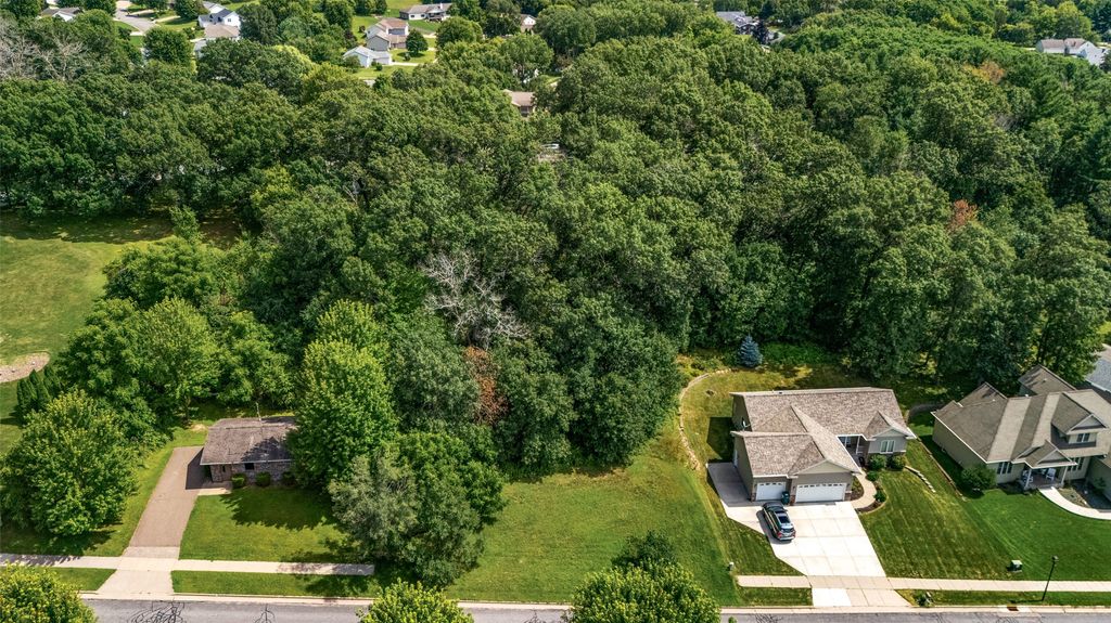 Photo of 341 Monte Carlo Dr, Eau Claire, WI 54703 (MLS # 1599745)