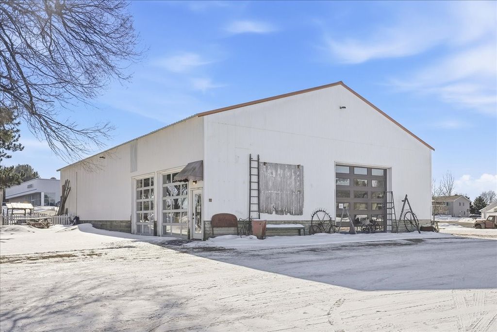 Photo of 1813 11th Avenue, Baldwin, WI 54002 (MLS # 1599106)
