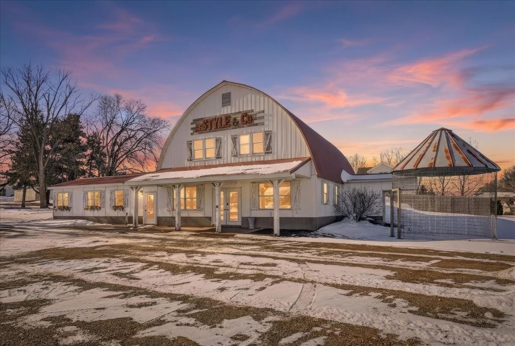 Photo of 1813 11th Avenue, Baldwin, WI 54002 (MLS # 1599106)