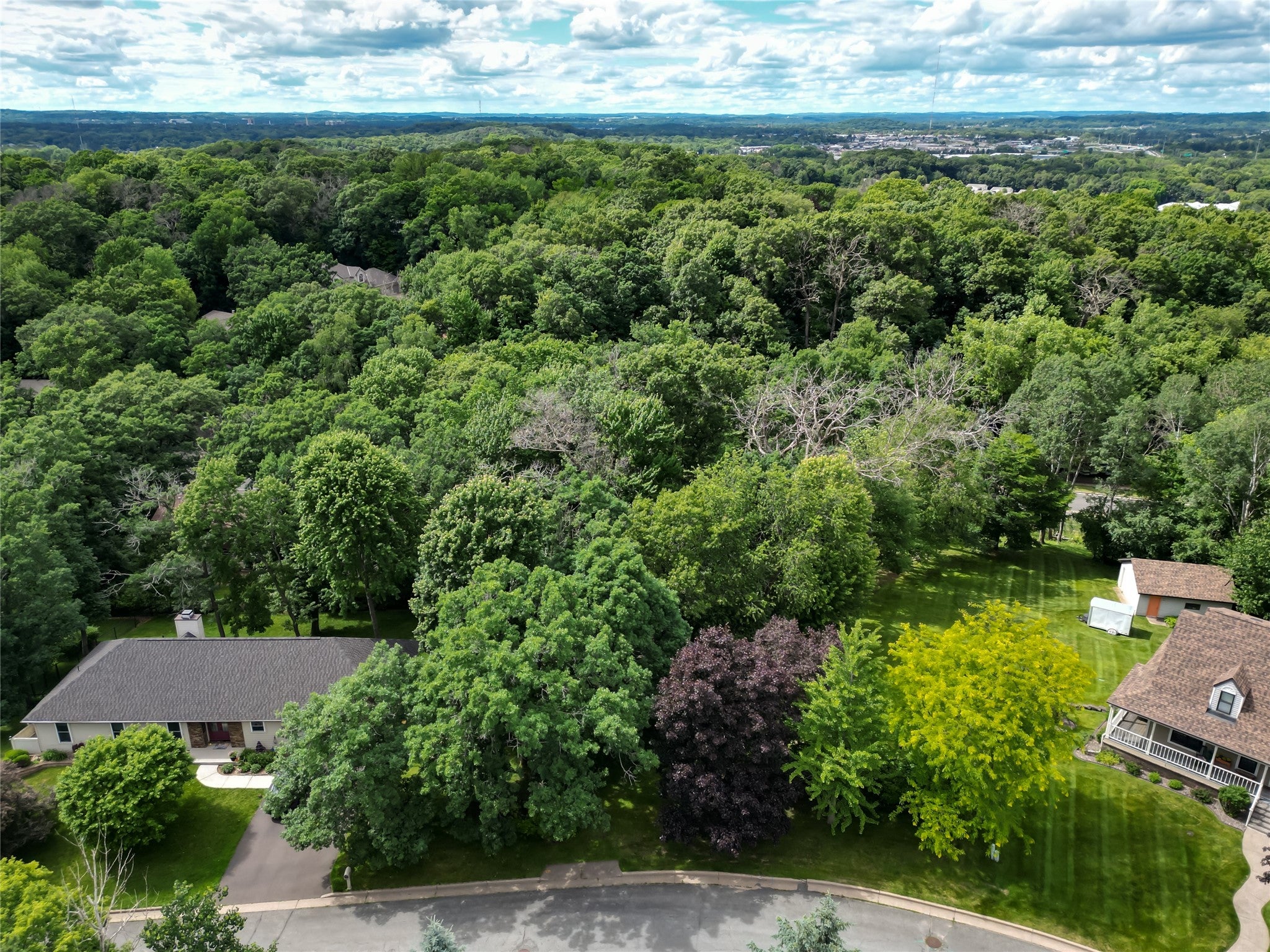 3912 Woodcrest Court