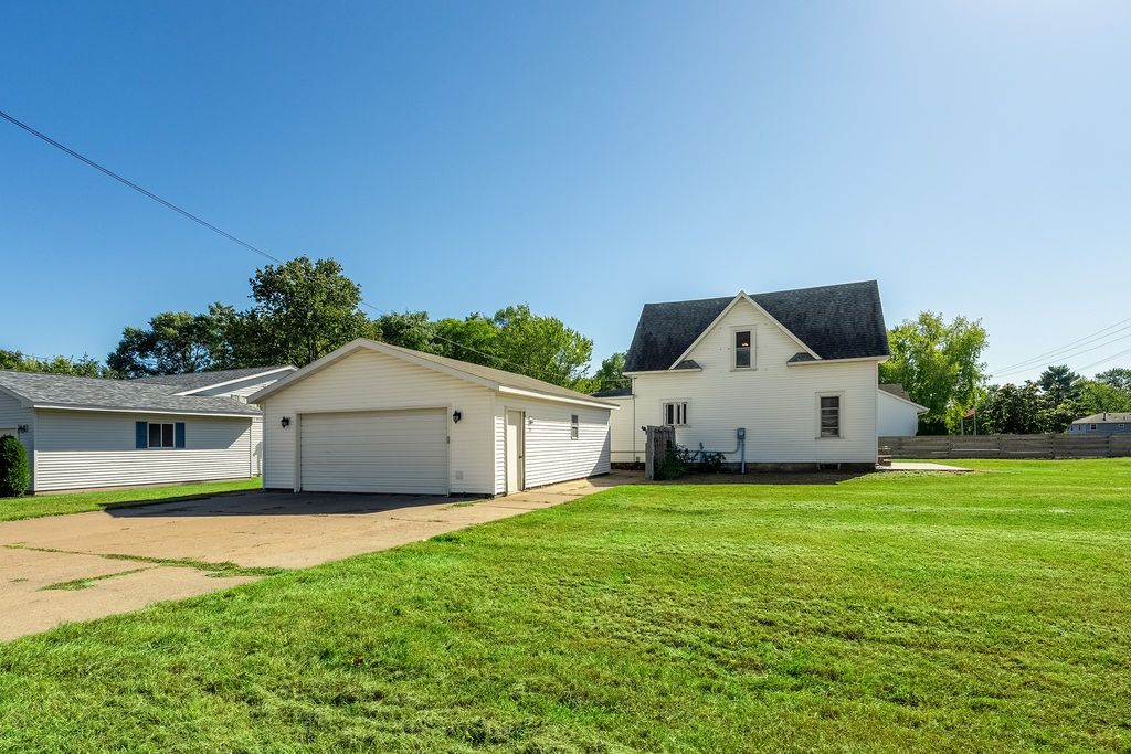 Photo of 3241 Starr Avenue, Eau Claire, WI 54703 (MLS # 1599576)