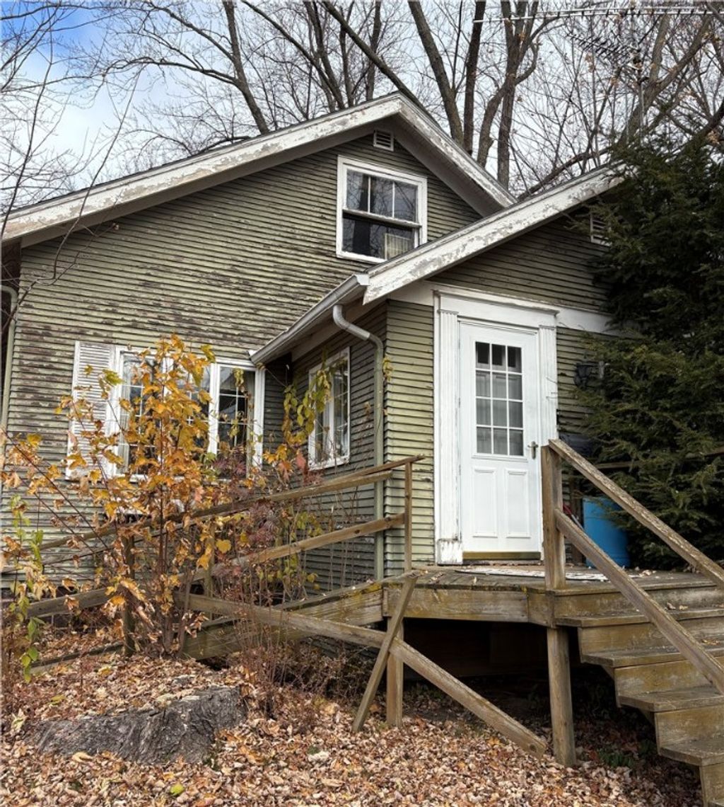 Photo of 306 W Main Street, Thorp, WI 54771 (MLS # 1597686)