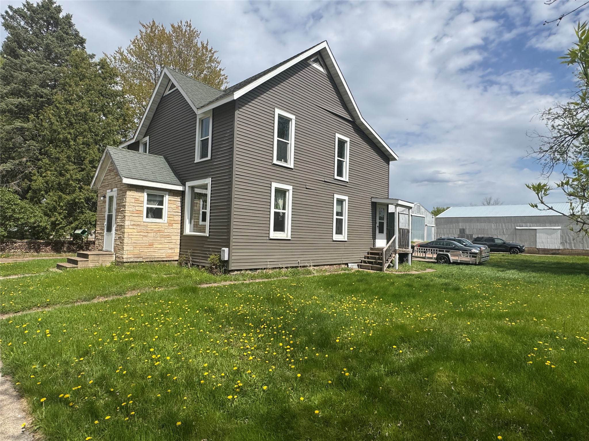613-613 1/2 E Grand Avenue 1-2