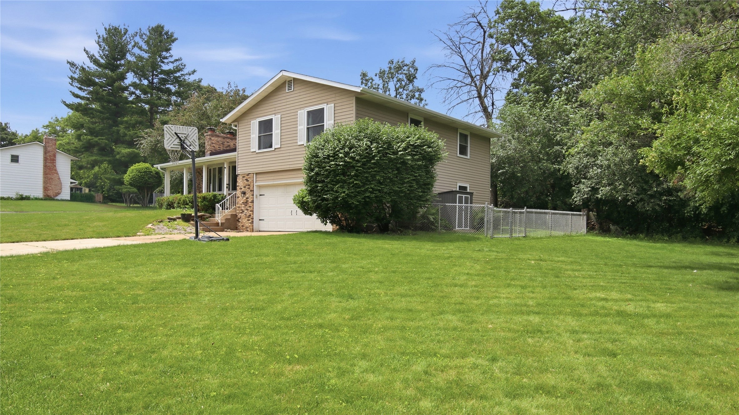 212 Country Club Lane
