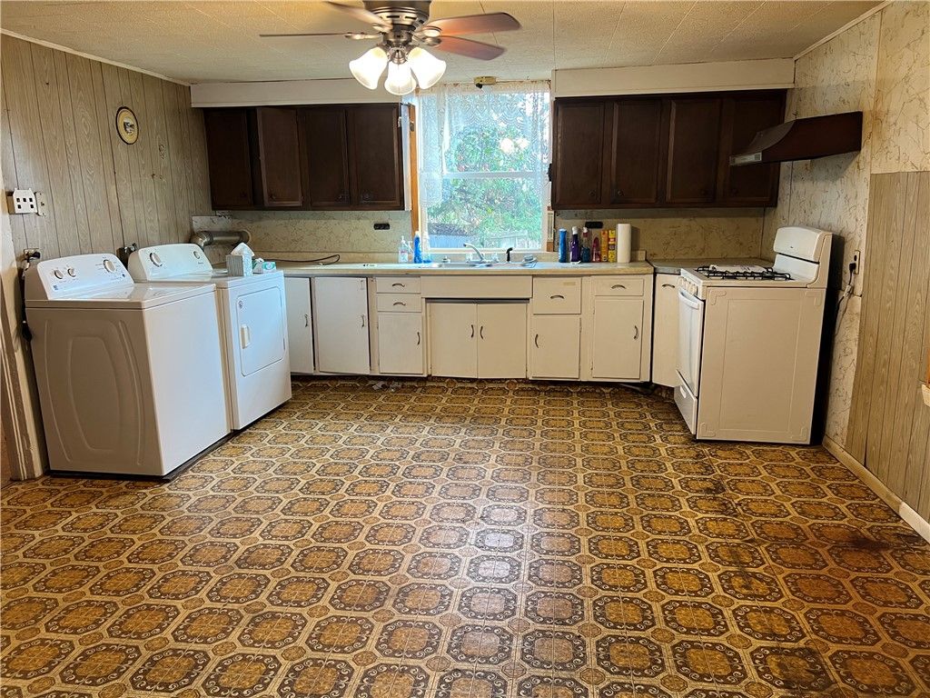 Photo of 1520 Western Avenue, Cumberland, WI 54829 (MLS # 1596949)